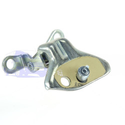 Петля двері задньої правої нижня FORD FIESTA 2008-2017 FOMOCO FMC 8A6A A26810 CE